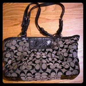 Coach medium sized shoulder bag